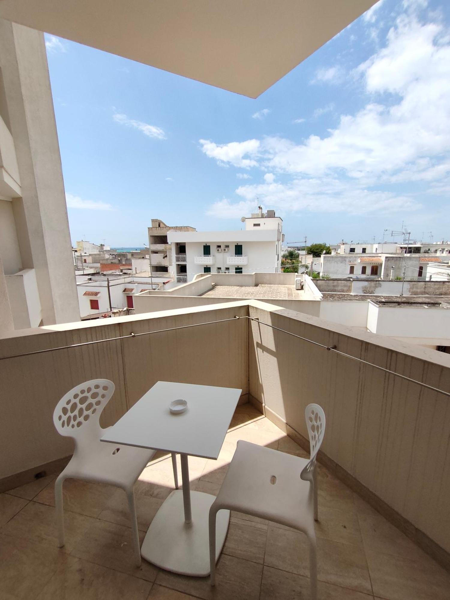 Quihotel Porto Cesareo Buitenkant foto