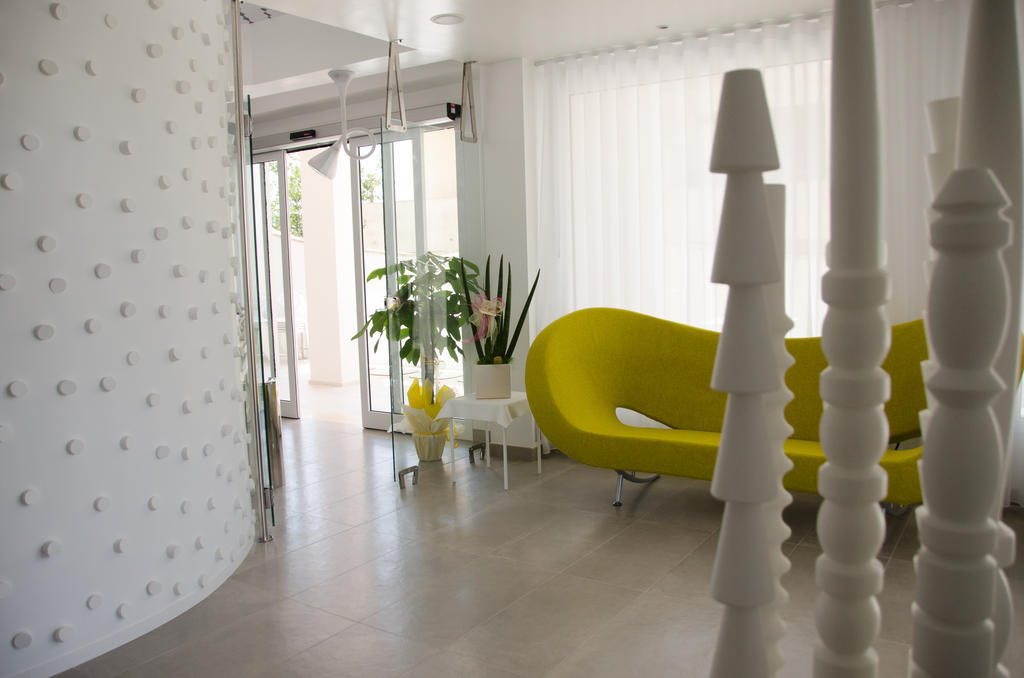 Quihotel Porto Cesareo Buitenkant foto